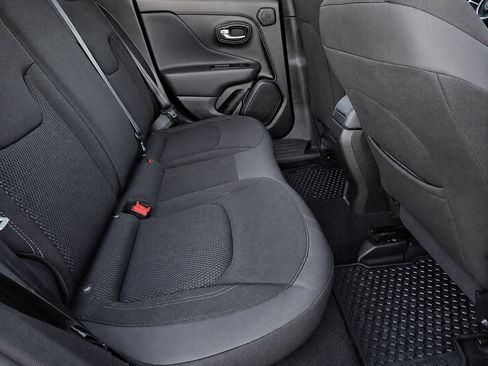 Used 2023 Jeep Renegade Altitude w/ Sun/Sound Group AWD/4WD image 40