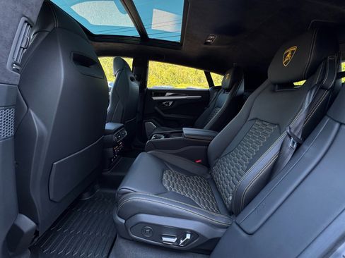 Used 2021 Lamborghini Urus image 43