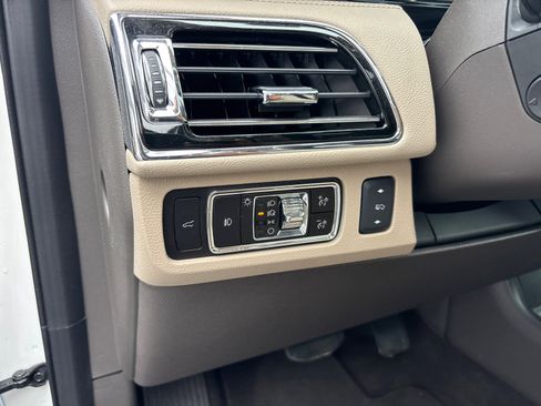 Certified 2023 Lincoln Navigator Reserve AWD/4WD image 14
