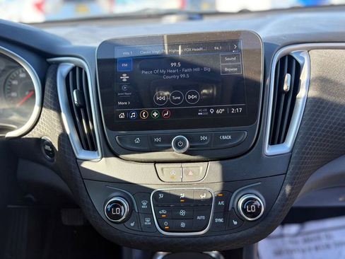 Used 2025 Chevrolet Malibu LT image 16