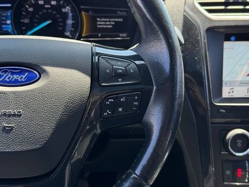 Used 2017 Ford Explorer XLT w/ Equipment Group 202A AWD/4WD image 27