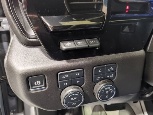 Used 2025 Chevrolet Silverado 2500 ZR2 w/ Technology Package AWD/4WD image 25