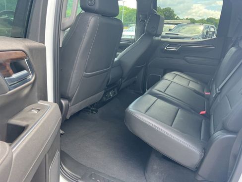 Used 2025 GMC Sierra 1500 SLT AWD/4WD image 13