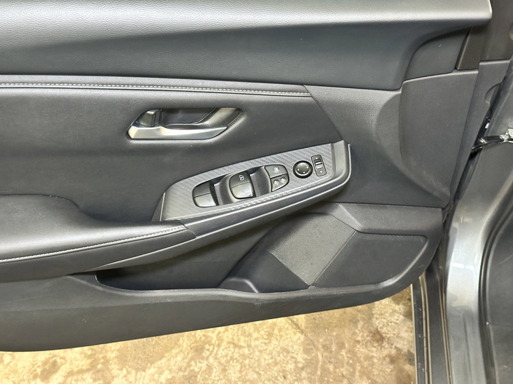 Used 2024 Nissan Sentra SV FWD image 21