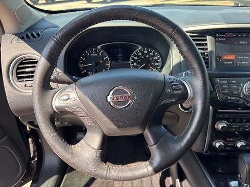Used 2020 Nissan Pathfinder SL AWD/4WD image 17
