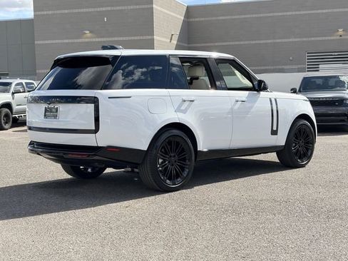 New 2026 Land Rover Range Rover SE image 18