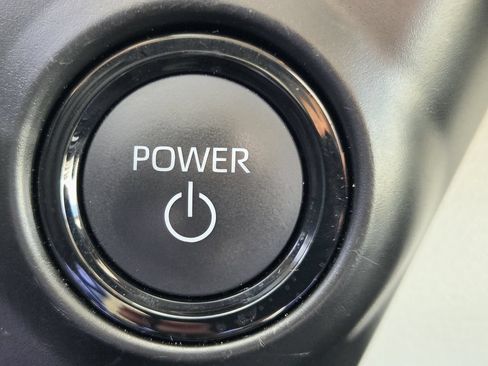 Used 2026 Toyota Sienna XLE FWD image 22