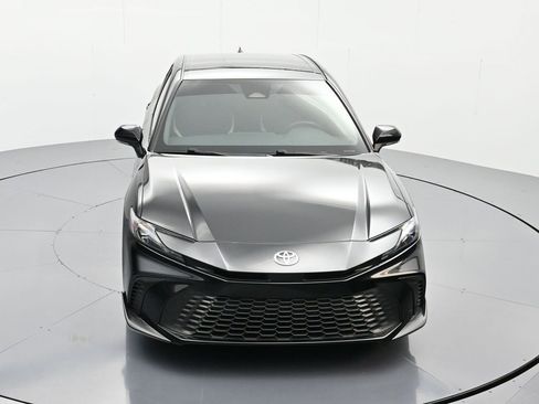 Used 2025 Toyota Camry SE image 32