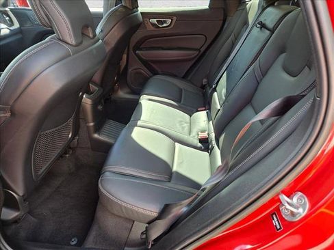 Used 2022 Volvo XC60 T8 Inscription w/ Advanced Package image 16