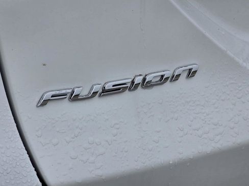 Used 2016 Ford Fusion SE FWD image 25