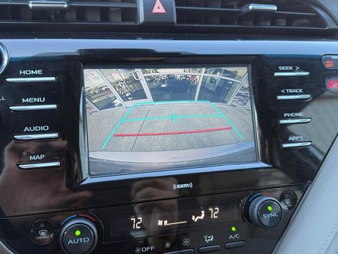 Used 2020 Toyota Camry SE image 25