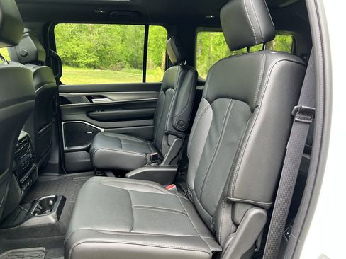 New 2026 Jeep Grand Wagoneer 4WD image 17