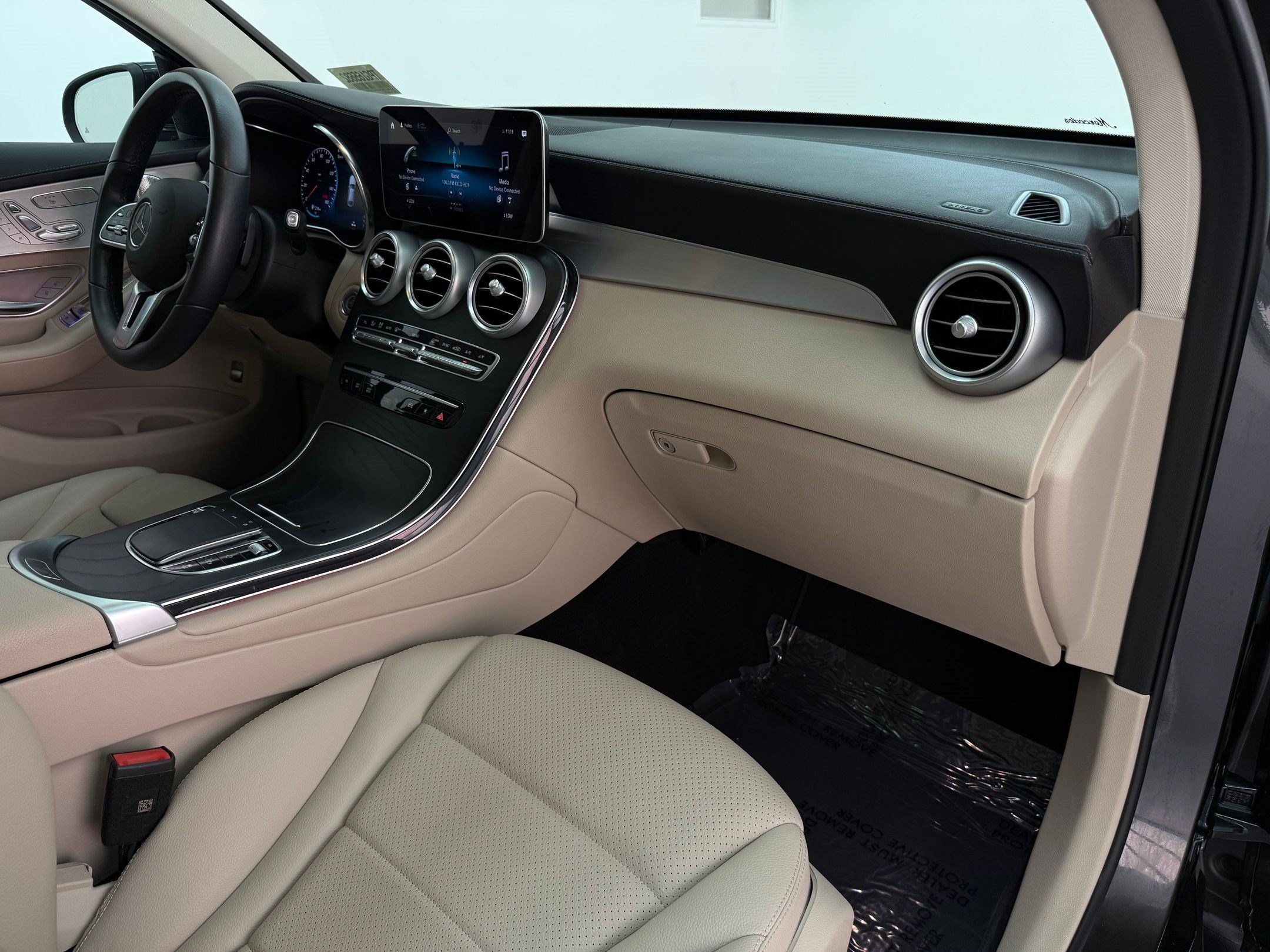 Used 2023 Mercedes-Benz GLC 300 4MATIC Coupe image 27