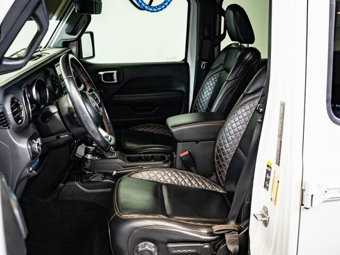 Used 2021 Jeep Wrangler Unlimited Sahara image 21