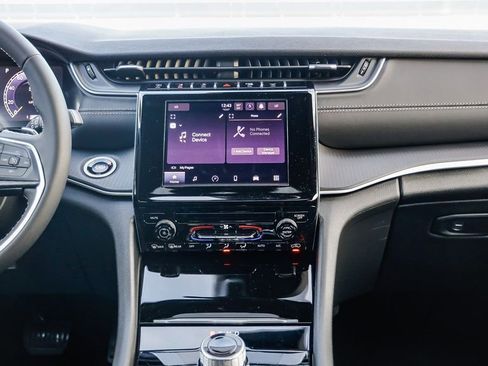 New 2025 Jeep Grand Cherokee Laredo X image 14