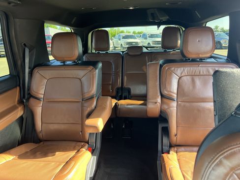 Used 2023 Lincoln Navigator Reserve AWD/4WD image 17