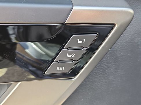 New 2026 Toyota Tundra Limited AWD/4WD image 11