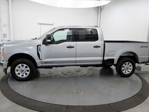 Used 2023 Ford F250 XLT AWD/4WD image 4