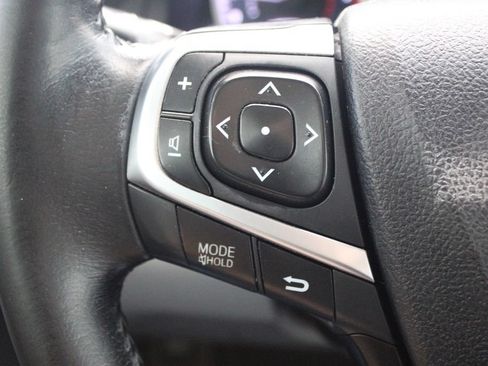 Used 2015 Toyota Camry XLE w/ Moonroof Package FWD image 28