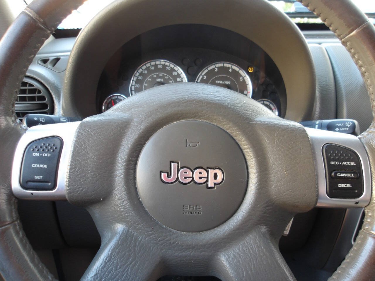Used 2005 Jeep Liberty Limited AWD/4WD image 17