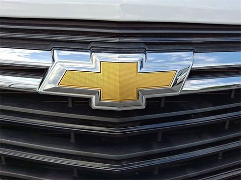 Used 2023 Chevrolet Equinox LT image 29