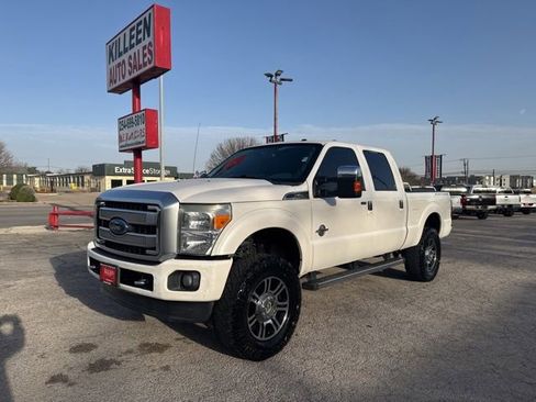 Used 2013 Ford F250 Platinum w/ FX4 Off Road Pkg image 2