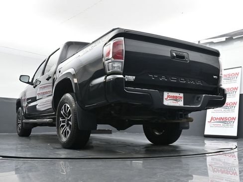 Used 2020 Toyota Tacoma TRD Sport image 40