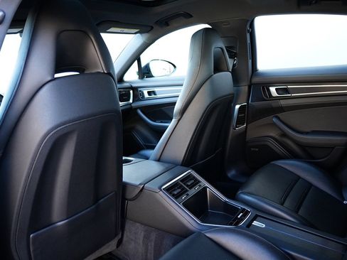 Used 2020 Porsche Panamera 4 image 26