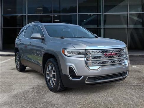 Used 2023 GMC Acadia SLE w/ Driver Convenience Package FWD image 2