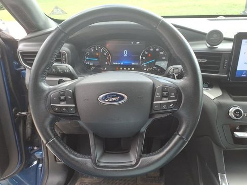 Used 2020 Ford Explorer XLT w/ Equipment Group 202A AWD/4WD image 17