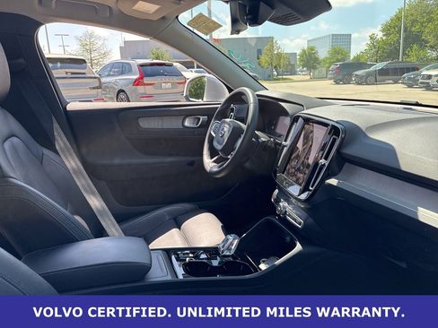 Certified 2025 Volvo XC40 B5 Plus image 13