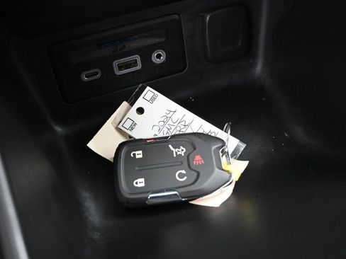 Used 2024 GMC Terrain SLT AWD/4WD image 14