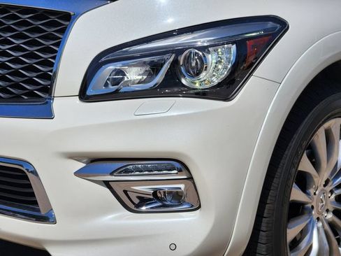 Used 2016 INFINITI QX80 4WD w/ Deluxe Technology Package image 8