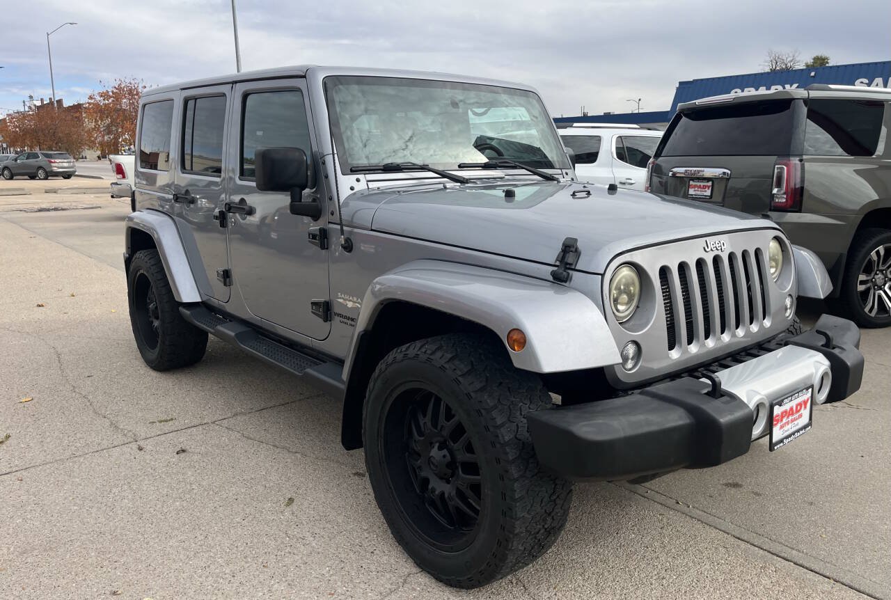 Used 2015 Jeep Wrangler Unlimited Sahara w/ Dual Top Group AWD/4WD image 4