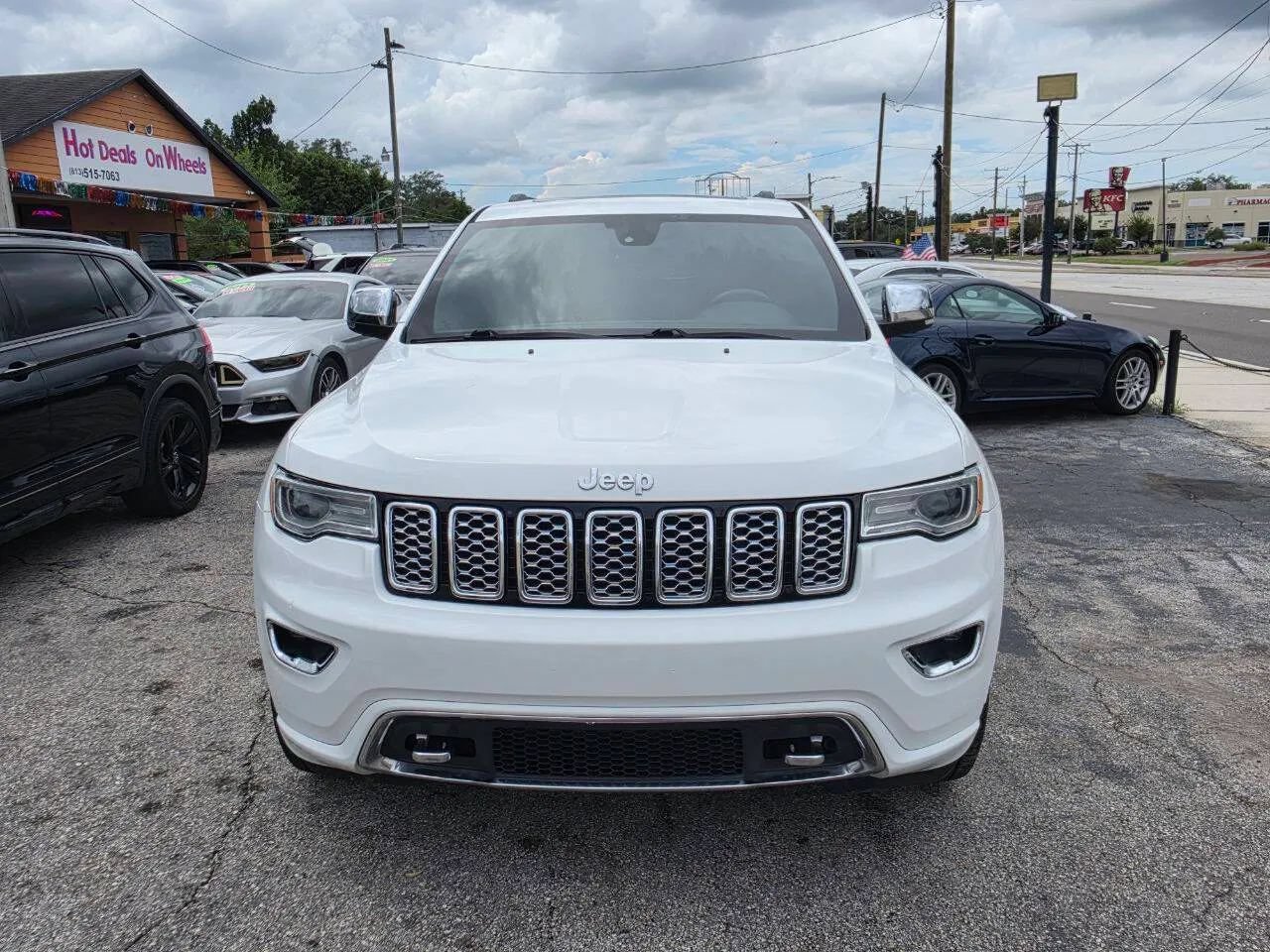 Used 2018 Jeep Grand Cherokee Overland RWD image 2