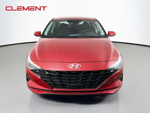 Used 2023 Hyundai Elantra SEL w/ Convenience Package FWD image 2