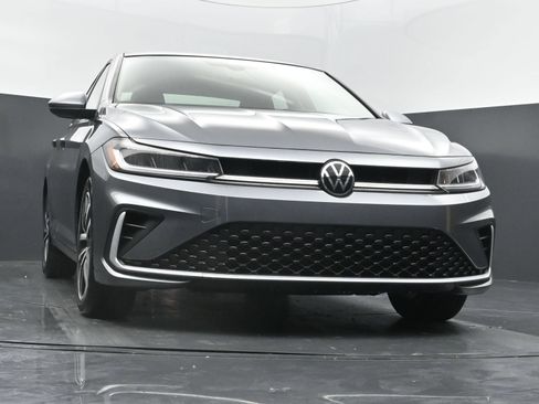 Used 2026 Volkswagen Jetta SE FWD image 41