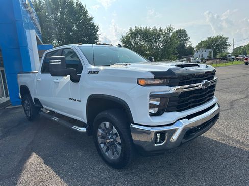 Used 2024 Chevrolet Silverado 3500 LT w/ All Star Edition AWD/4WD image 3
