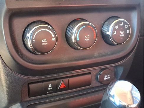 Used 2015 Jeep Patriot Sport image 8