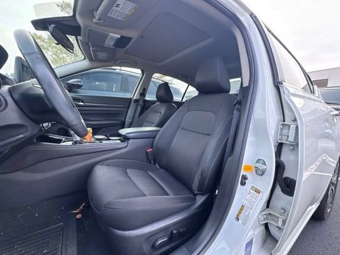Used 2024 Nissan Altima 2.5 SV w/ SV Premium Package FWD image 8