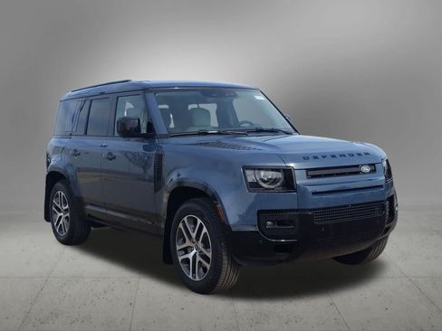 Used 2025 Land Rover Defender 110 X-Dynamic SE AWD/4WD image 8
