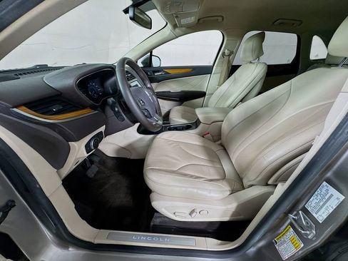 Used 2017 Lincoln MKC Select w/ Select Plus Package image 24