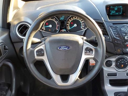 Used 2017 Ford Fiesta SE image 28