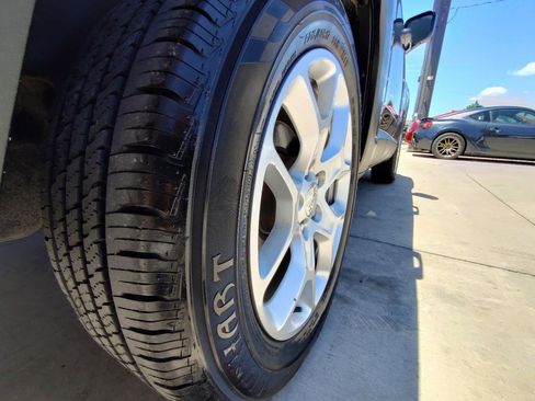 Used 2016 Jeep Renegade Latitude FWD image 13
