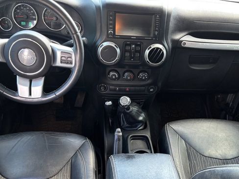 Used 2015 Jeep Wrangler Unlimited Sport AWD/4WD image 14