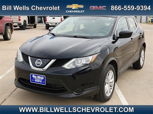 Used 2018 Nissan Rogue Sport S w/ S Appearance Package image 1