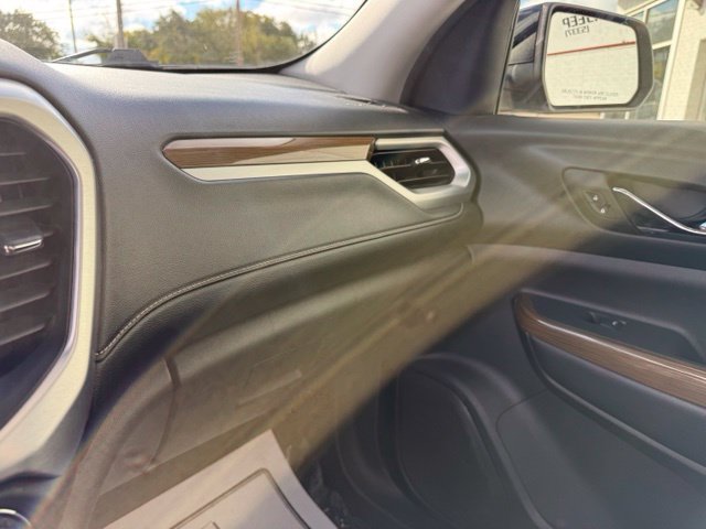 Used 2021 GMC Acadia SLE w/ Driver Convenience Package FWD image 32