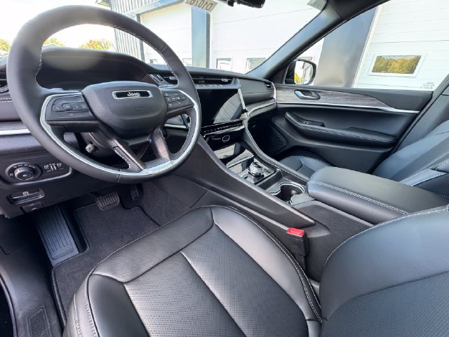 New 2027 Jeep Grand Cherokee Limited AWD/4WD image 39