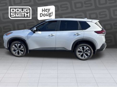 Used 2022 Nissan Rogue SV AWD/4WD image 2