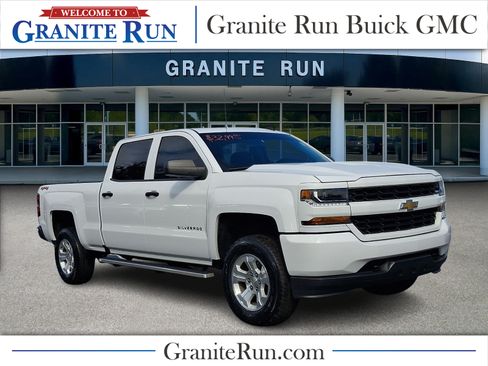Used 2018 Chevrolet Silverado 1500 Custom w/ Custom Value Package AWD/4WD image 1